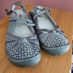 Jambu JBU Gray Cutout Mary Jane Mules